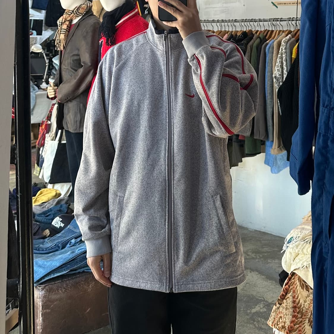 (착용컷) 나이키 올드스쿨 트랙 자켓 (남성용 108) 상품이미지3