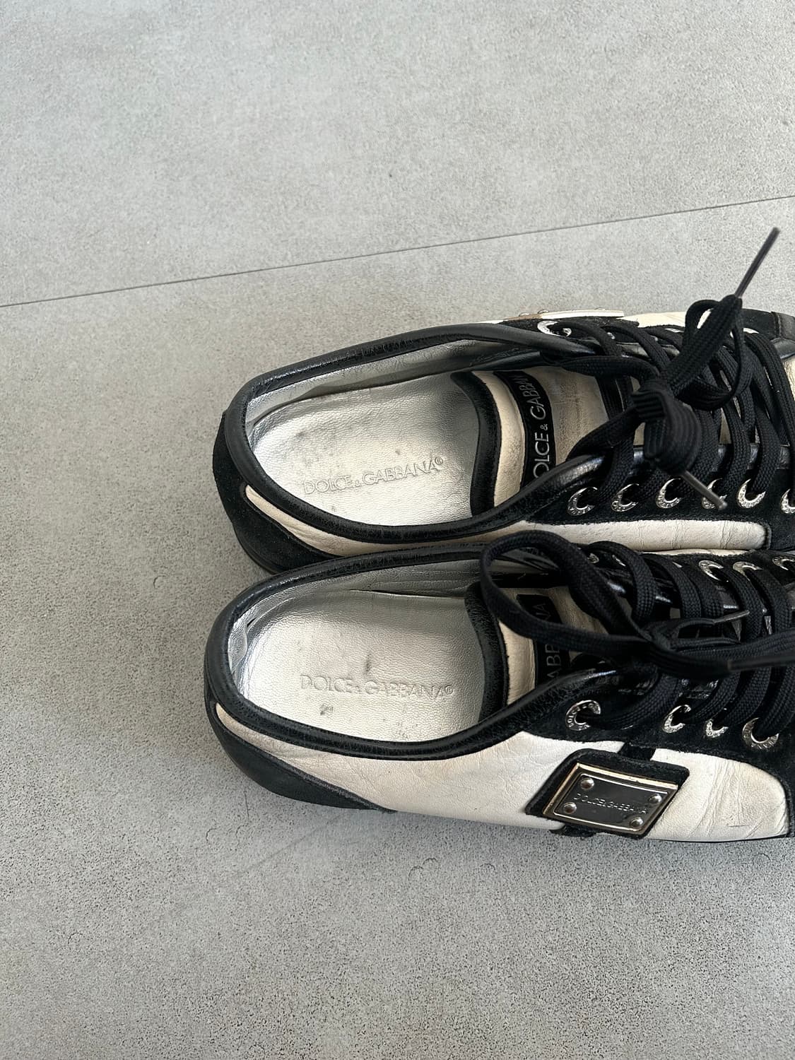 돌체앤가바나 메탈 로고 레더 스니커즈 상품이미지6
