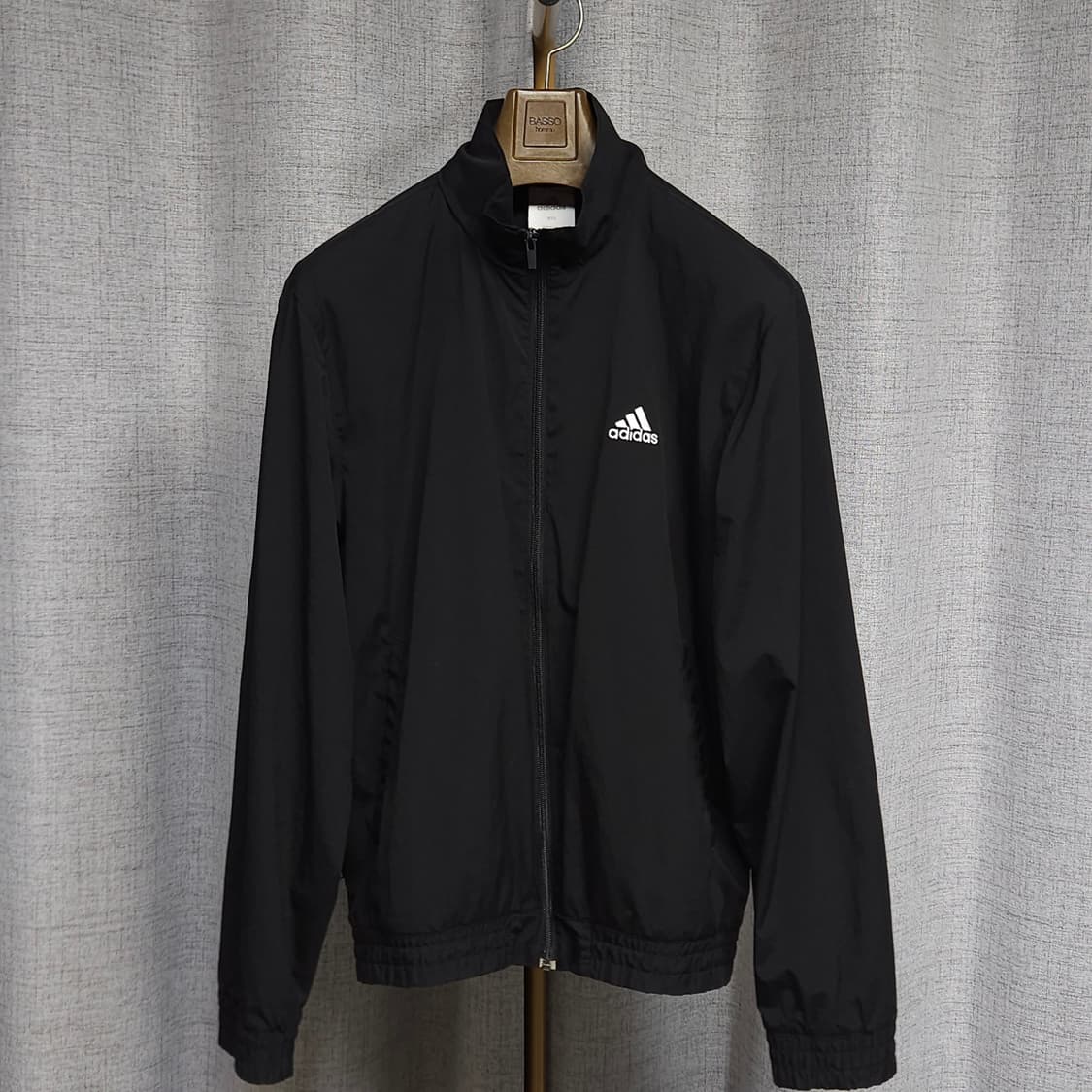 100 ) 아디다스 남성 런닝 운동 바람막이 상품이미지1