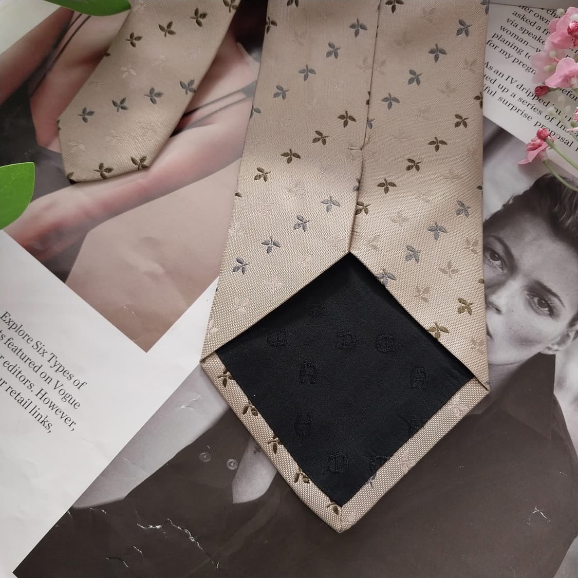 아이그너 실크 진베이지 나뭇잎 자수 넥타이 9.1cm A+등급 K1412 상품이미지7