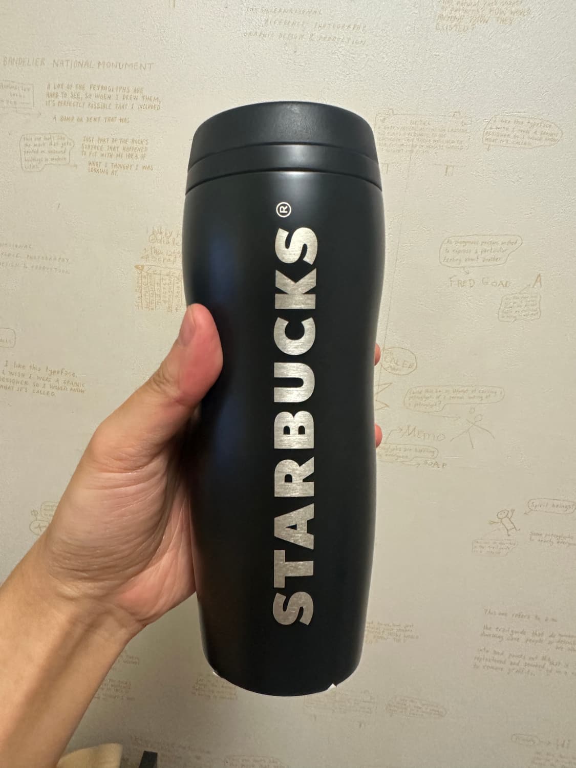 스타벅스 x 프라그먼트 커브드 스테인리스 블랙 보틀 355ml 상품이미지1