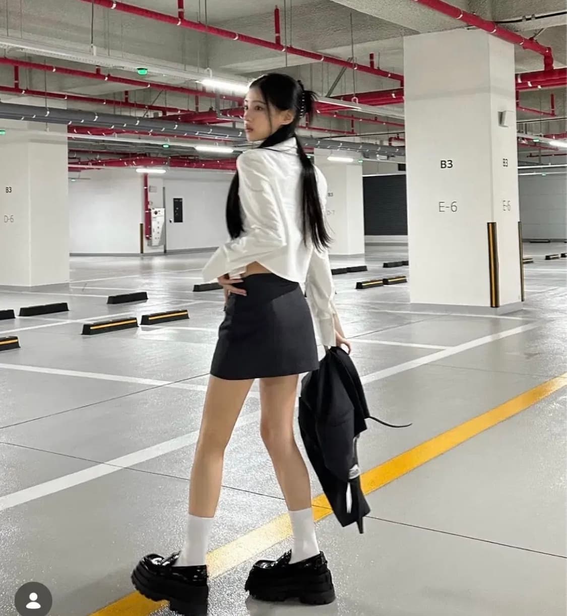 새상품 카키포인트 후크 스커트 블랙 상품이미지3