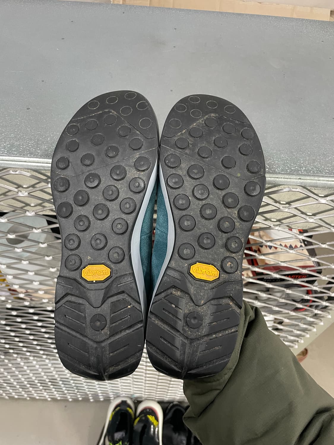 아크테릭스 sl 스웨이드 스니커즈 260 상품이미지6