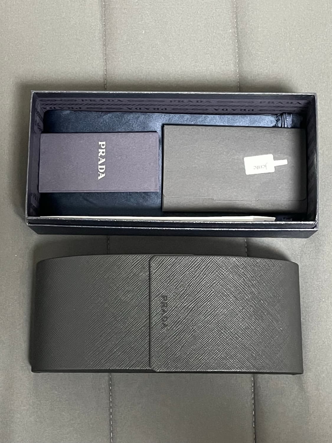(새상품) 프라다 심볼 로고 선글라스 블랙 상품이미지6