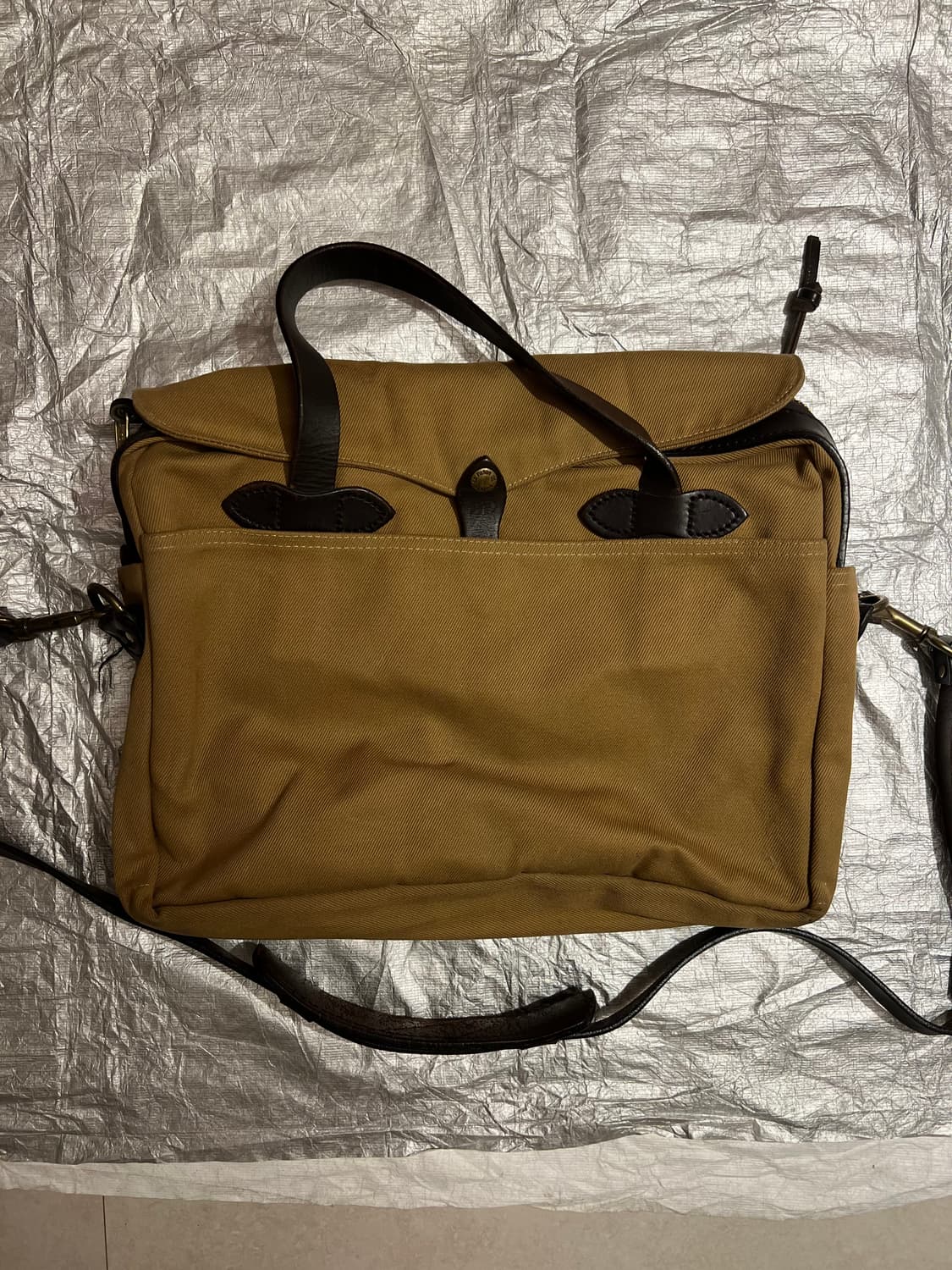 필슨 256 브리프케이스 탄 상품이미지1