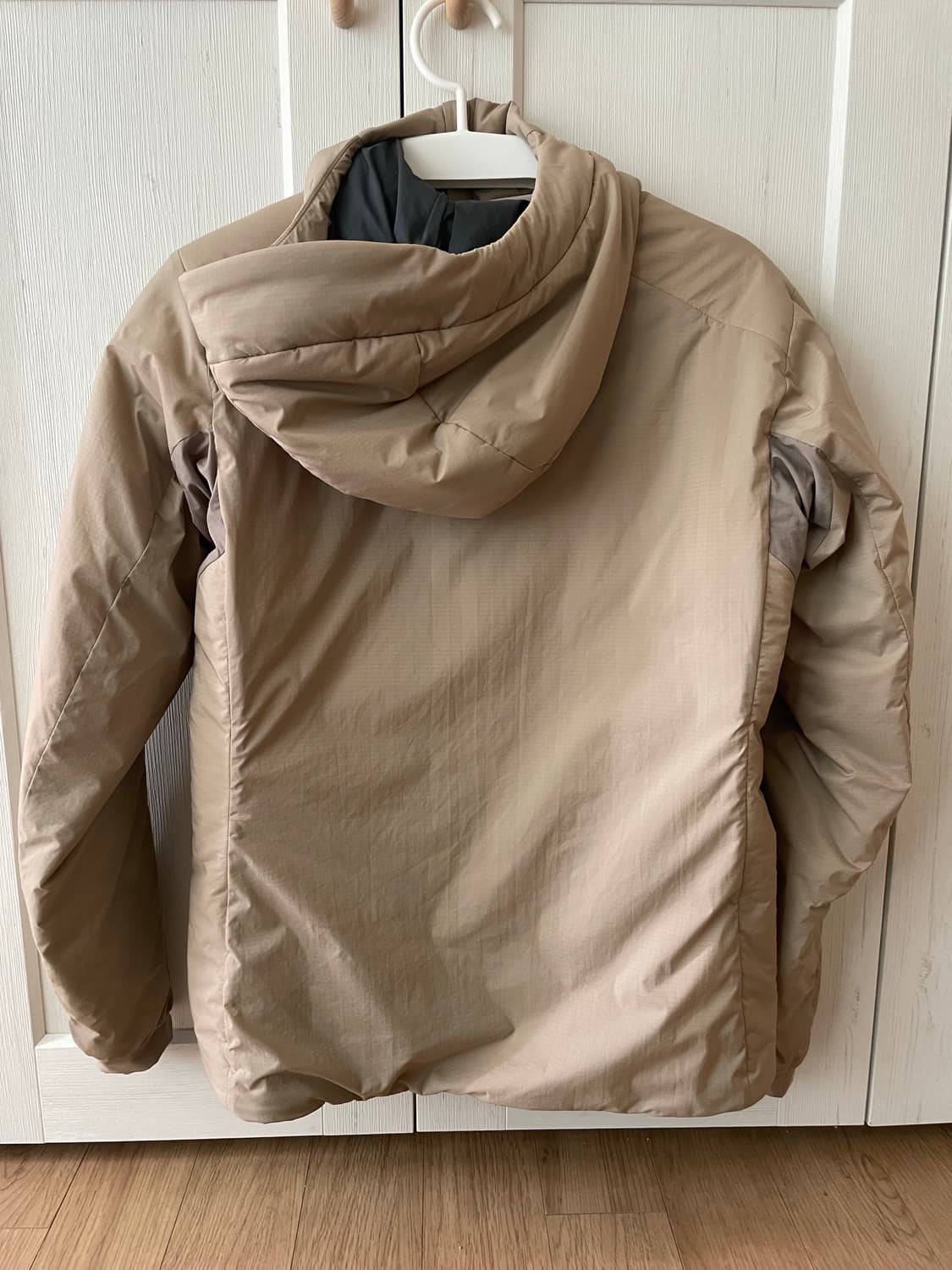 우먼 아크테릭스 아톰 헤비웨이트 후디 스모크 블러프 상품이미지3