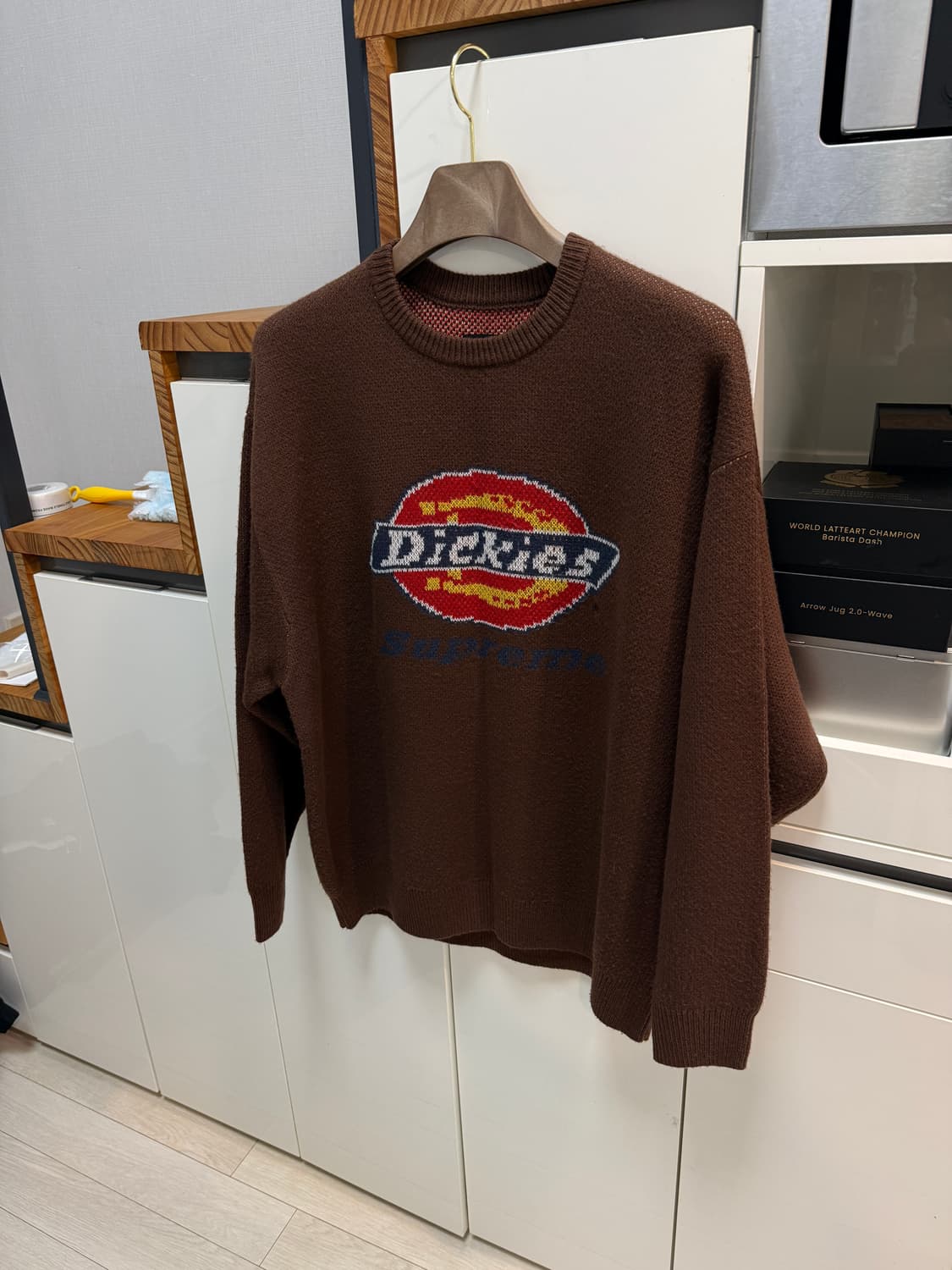 슈프림 x 디키즈 니트 브라운 L사이즈 판매합니다 ! 상품이미지1