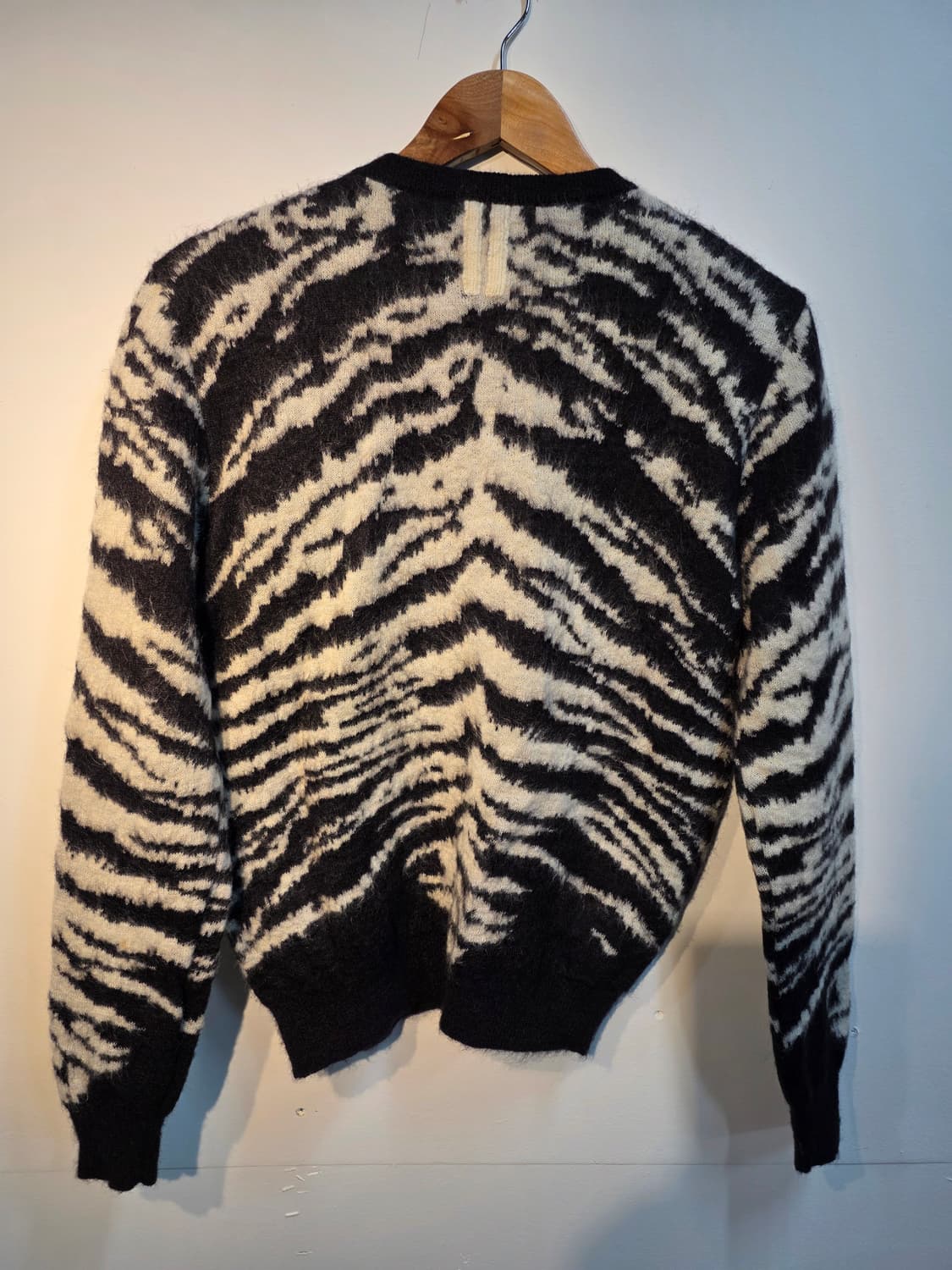 생로랑 14FW 지브라 니트 상품이미지3