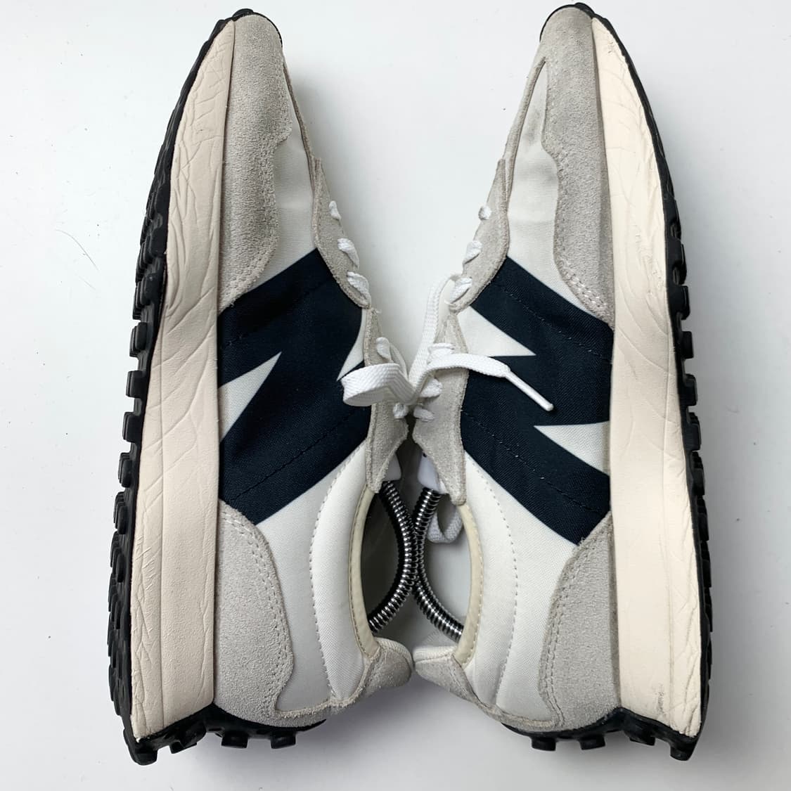 [255/정품] 뉴발란스 327 남성 운동화 신발
 상품이미지3