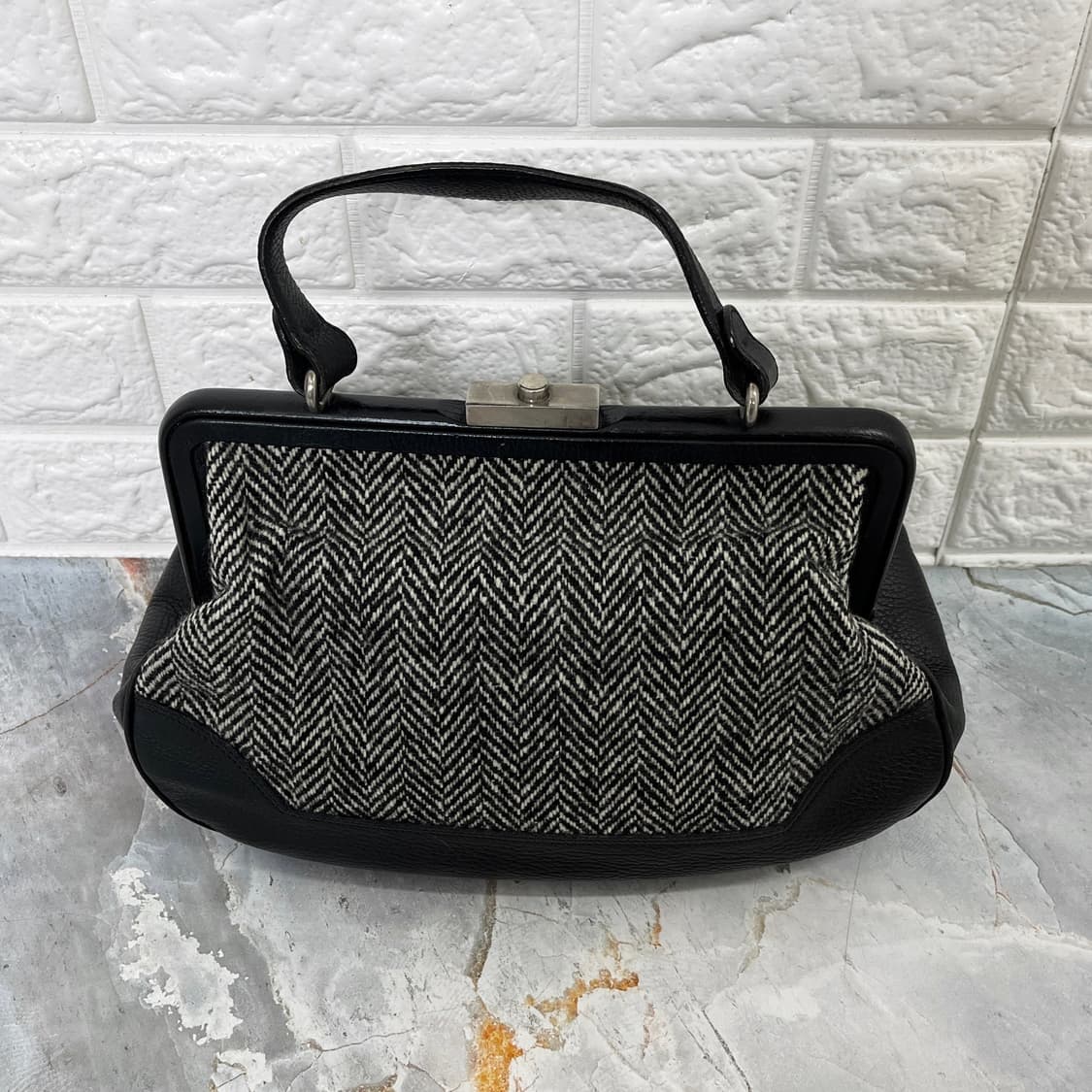 Burberry Vintage Leather Herringbone Tot 상품이미지3