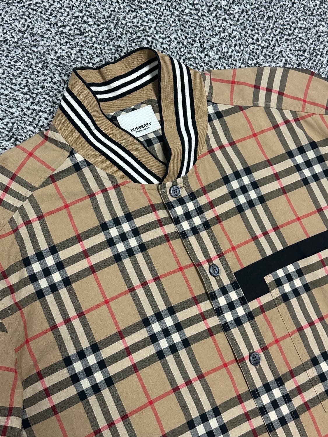 버버리 최신형 시그니처 패턴 셔츠 상품이미지2
