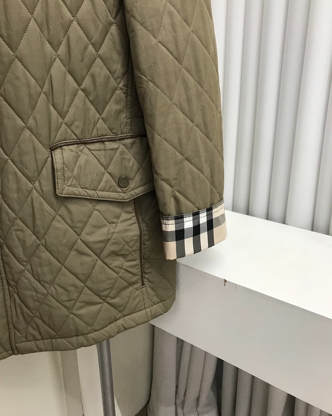 버버리 누빔 퀼팅 자켓 상품이미지4