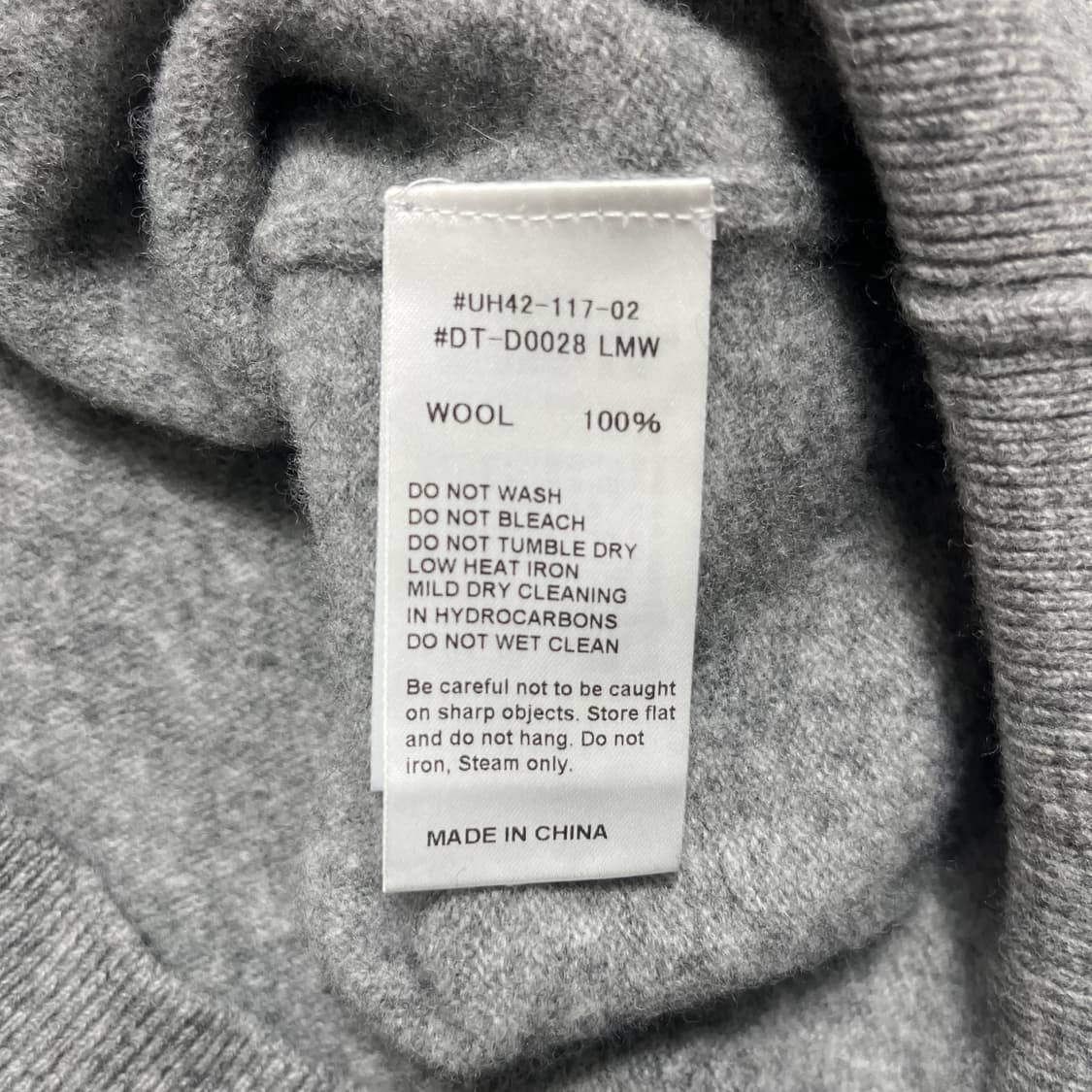 단톤(Danton) 크루넥 연그레이 울 니트 상품이미지5