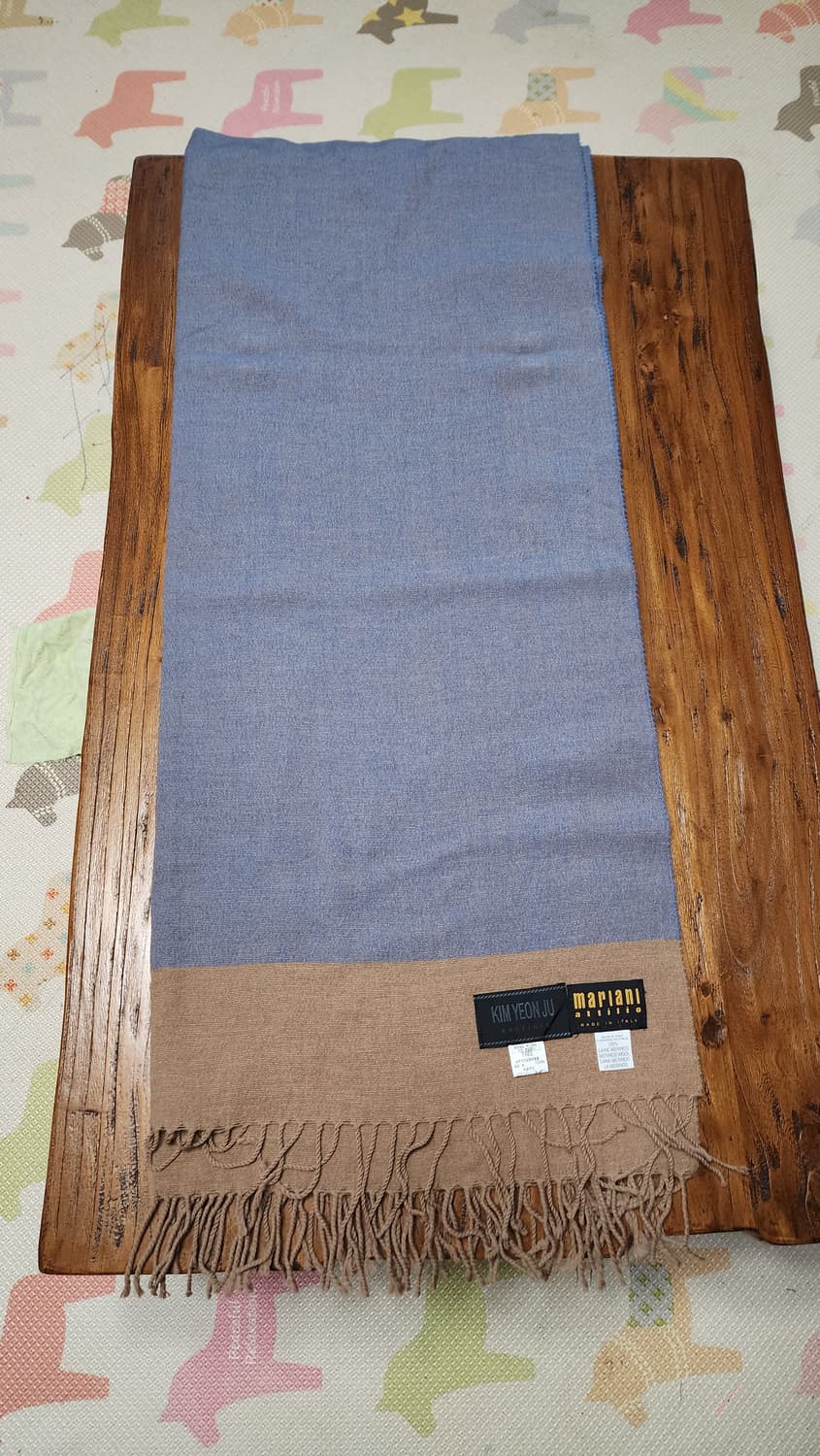 김연주 Mariani 메리노울 머플러 블루/베이지 상품이미지3