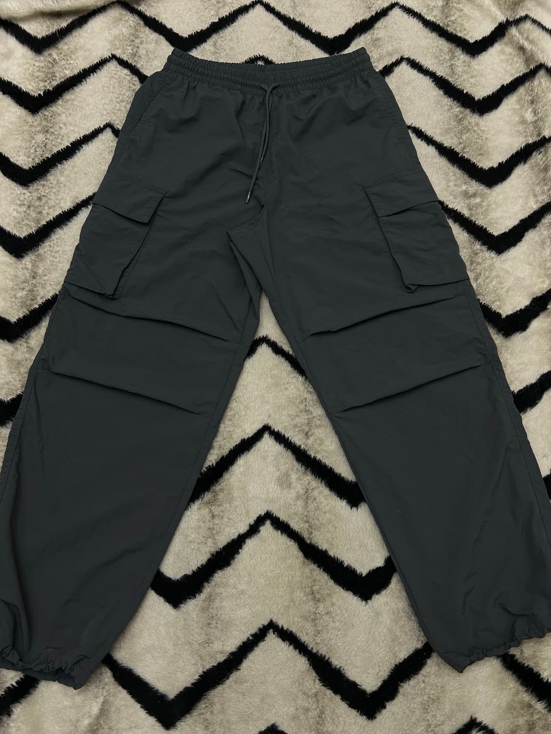 [M]코드그라피 나일론 카고 오버핏 팬츠/챠콜 상품이미지1