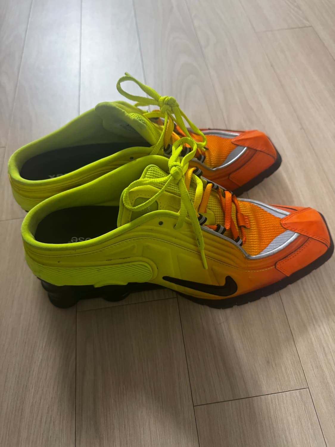 나이키 샥스 X 마틴로즈 상품이미지2