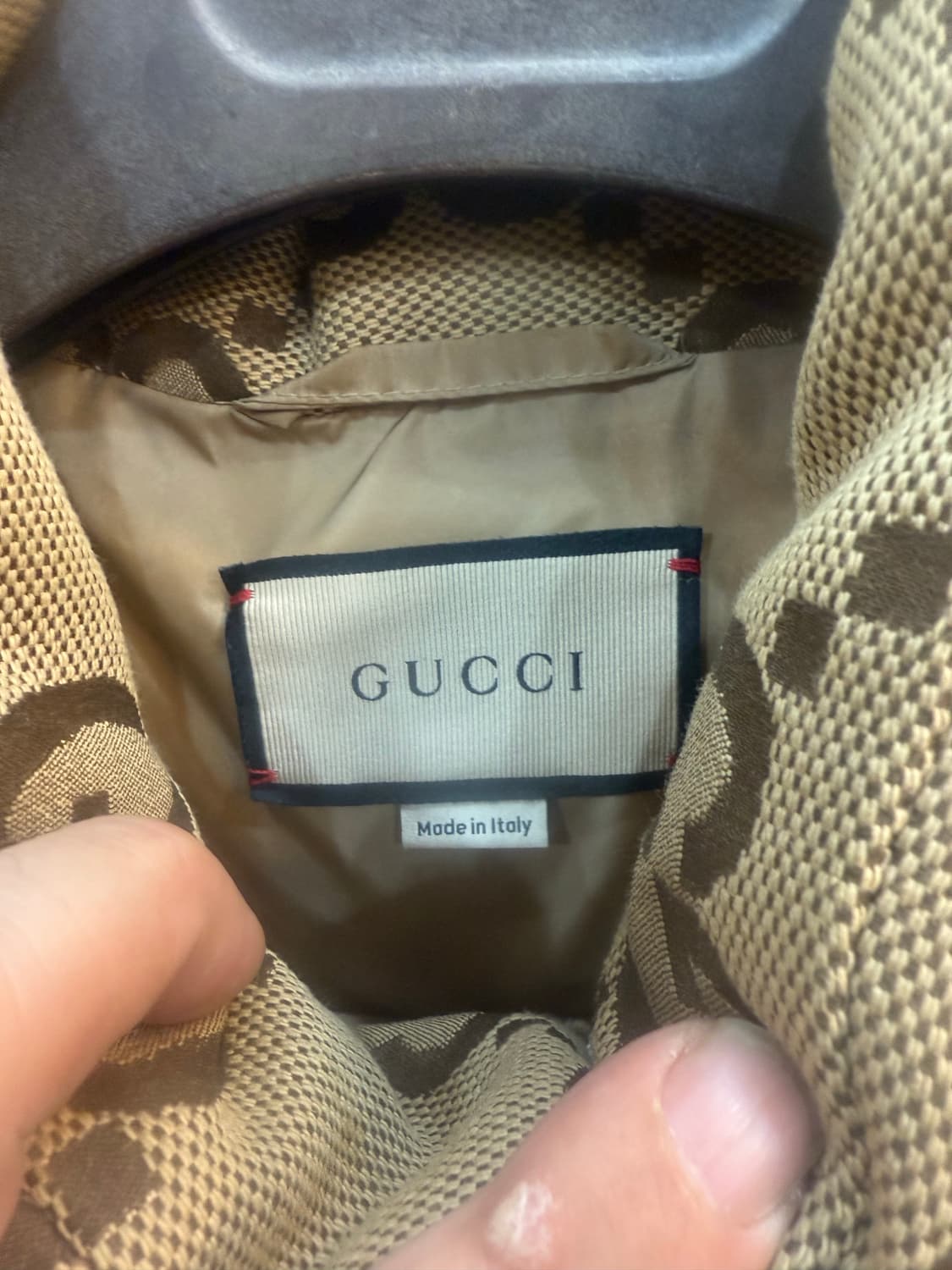 52/105/21fw 정품 구찌 로고 패딩 팝니다 상품이미지2