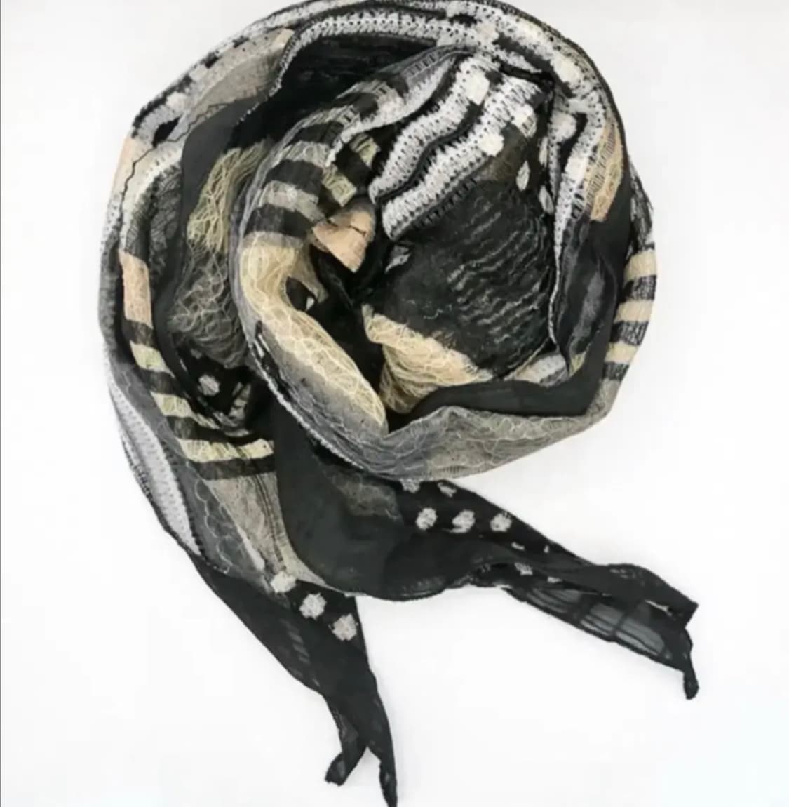 코이세이오 증정 스카프 구해요)) 상품이미지1