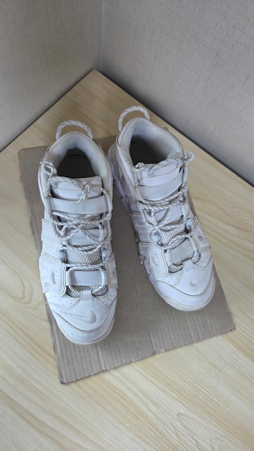 나이키 에어 모어 업템포 트리플 화이트 상품이미지2