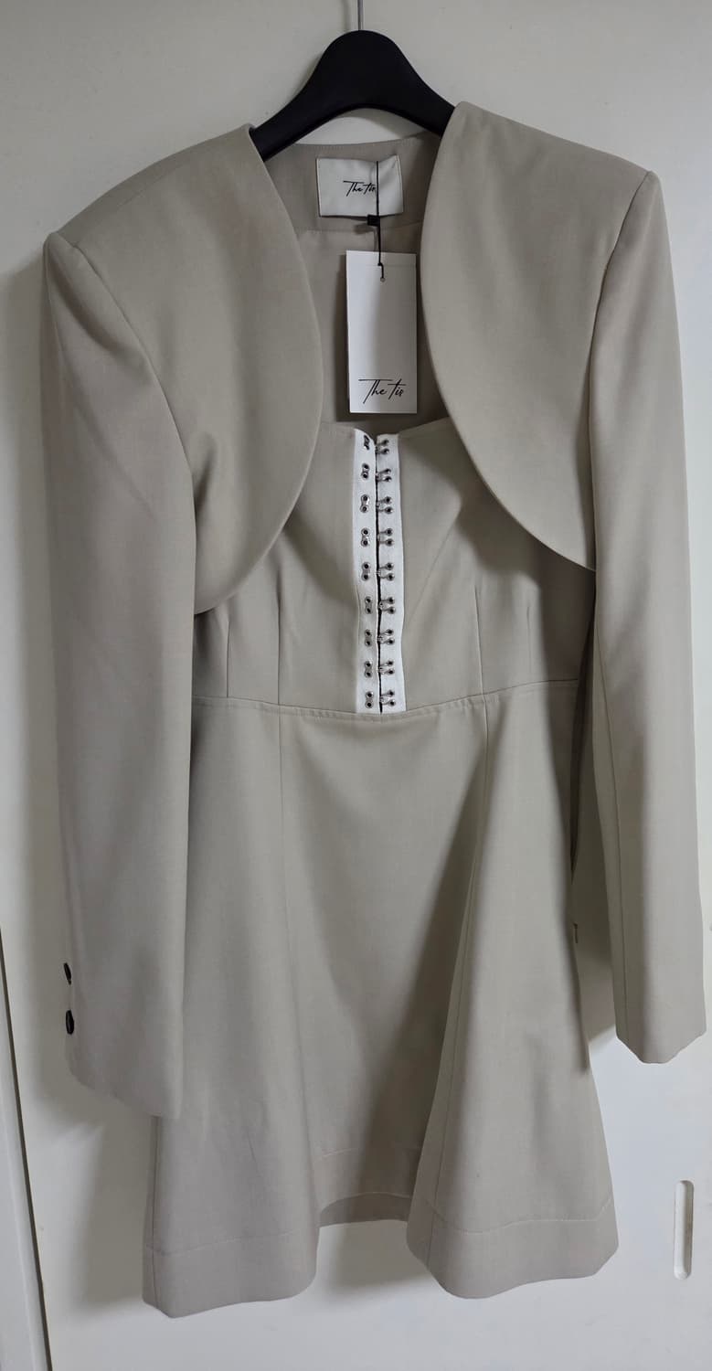 (2월까지 가격 내림) 더티스 볼레로 원피스 셋업 안유진 상품이미지3