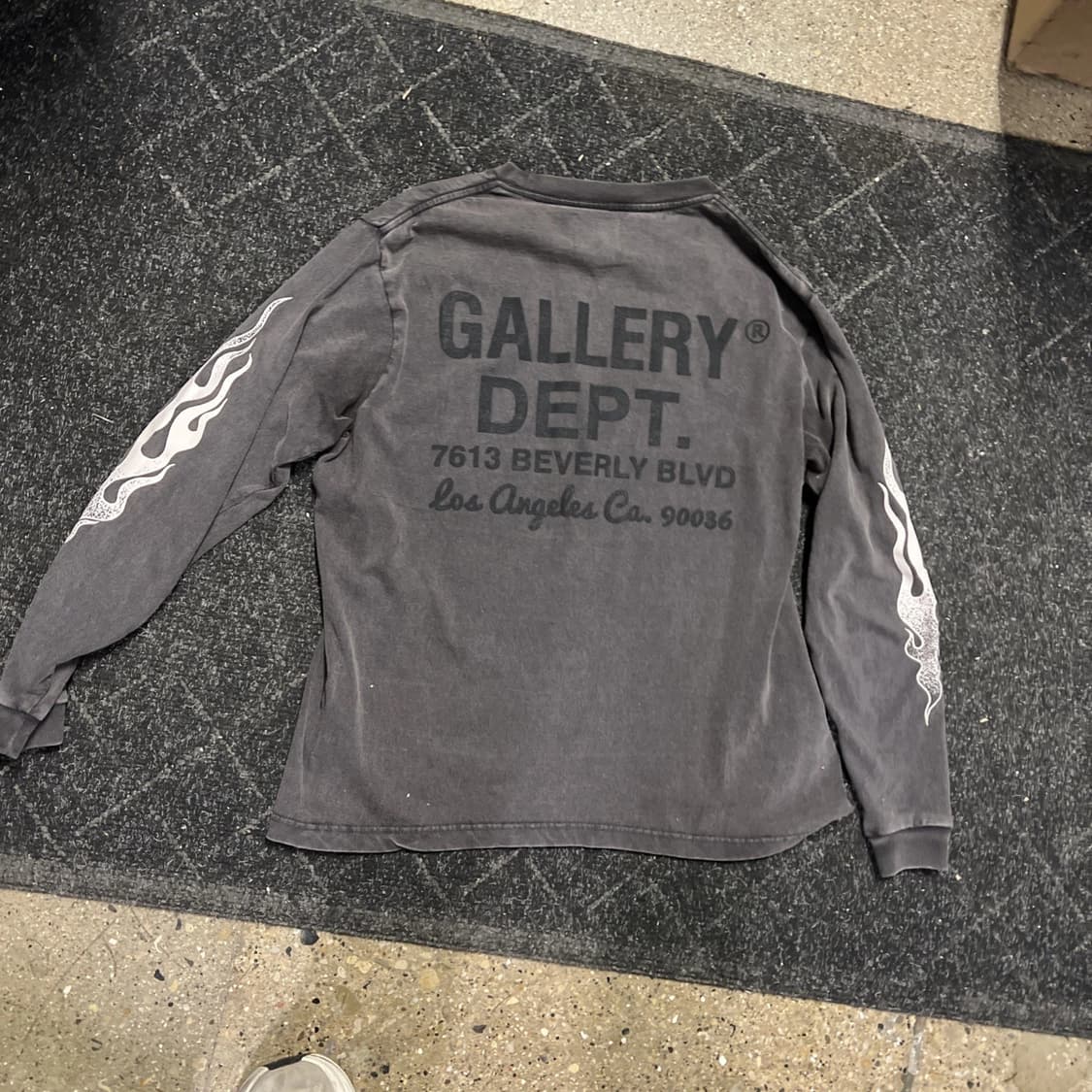 갤러리 디파트먼트 플레임 로고 롱슬리브 티셔츠 상품이미지2