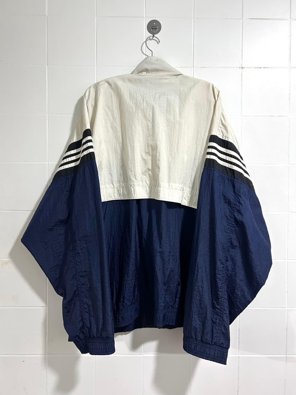 아디다스 80s 투팍 hit em up 바람막이 상품이미지3