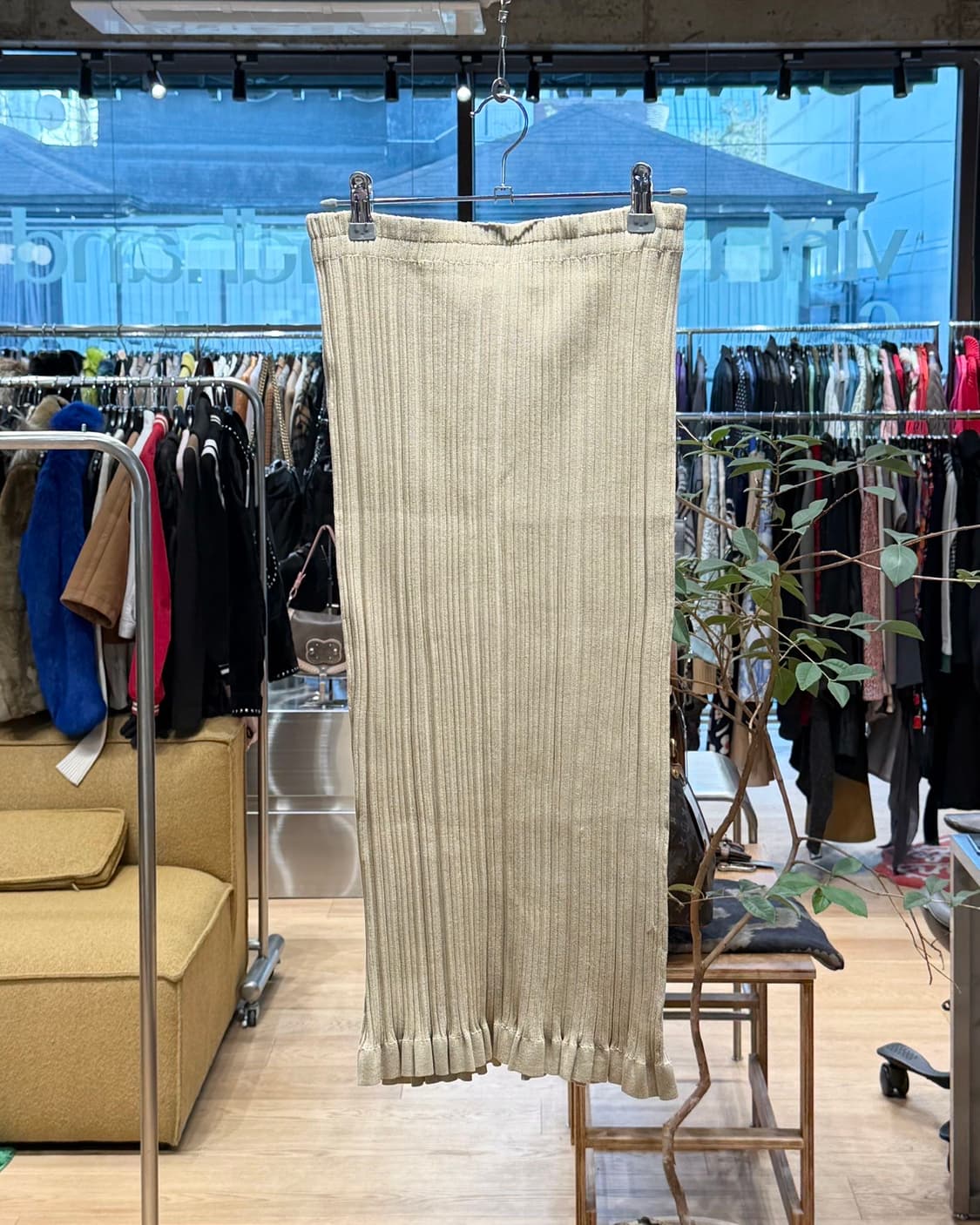 아크네 스튜디오 베이지 링컬 미디스커트 상품이미지1