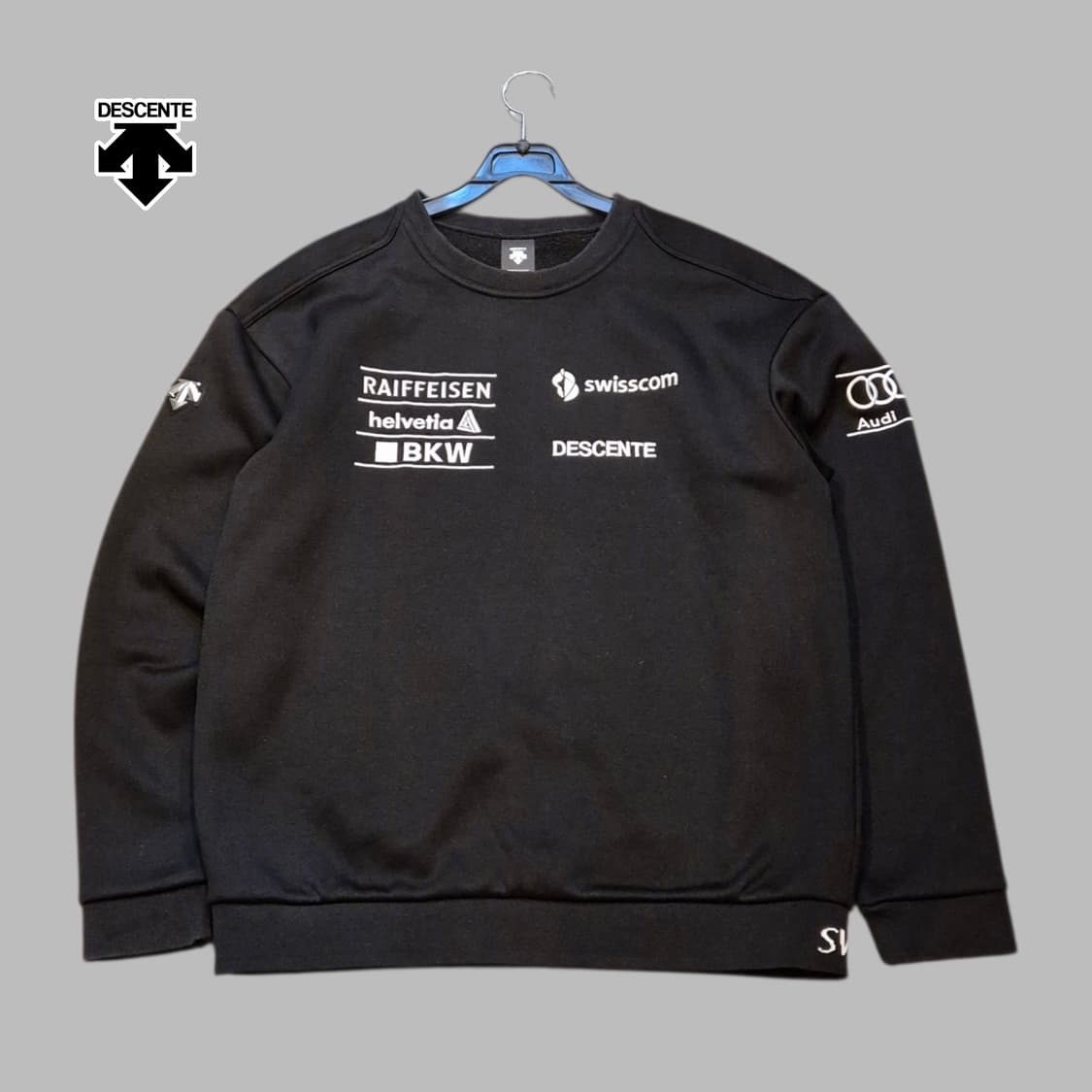 L 데상트 블랙 맨투맨  상품이미지1