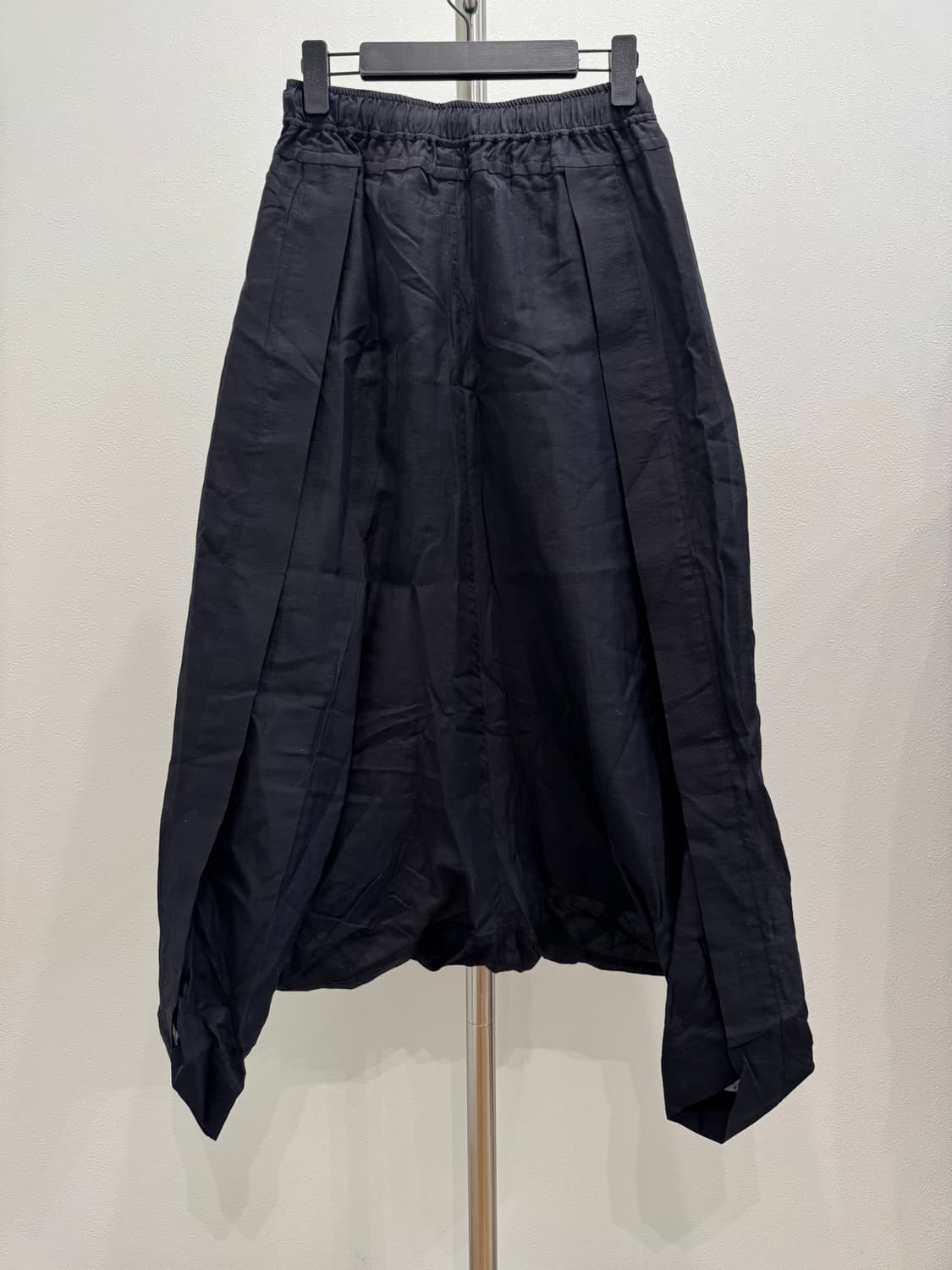 율리우스 24ss 트위스티드 사루엘 팬츠 상품이미지2