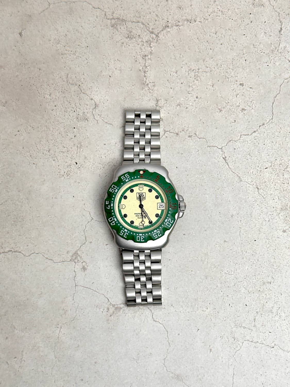 태그호이어 포뮬러 1 그린 원판 쿼츠 워치 상품이미지2