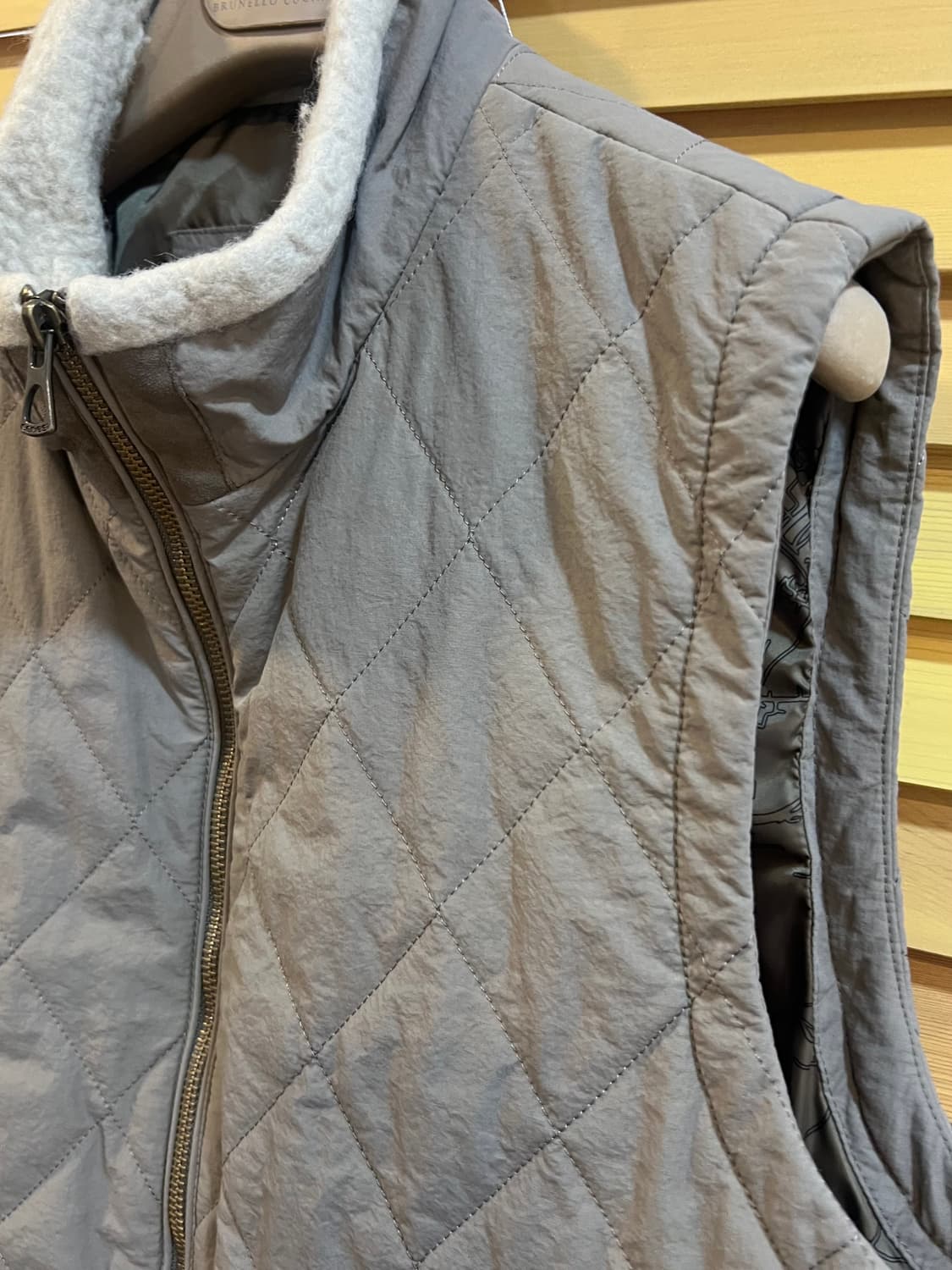 시리즈 남성 다크베이지 누빔조끼 집업조끼 상품이미지4