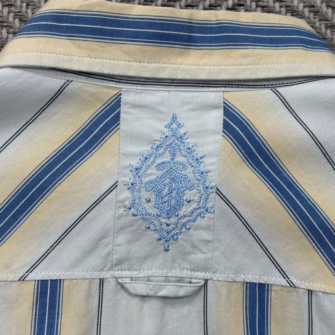 게스 자수 디테일 스트라이프셔츠 v2918 상품이미지7