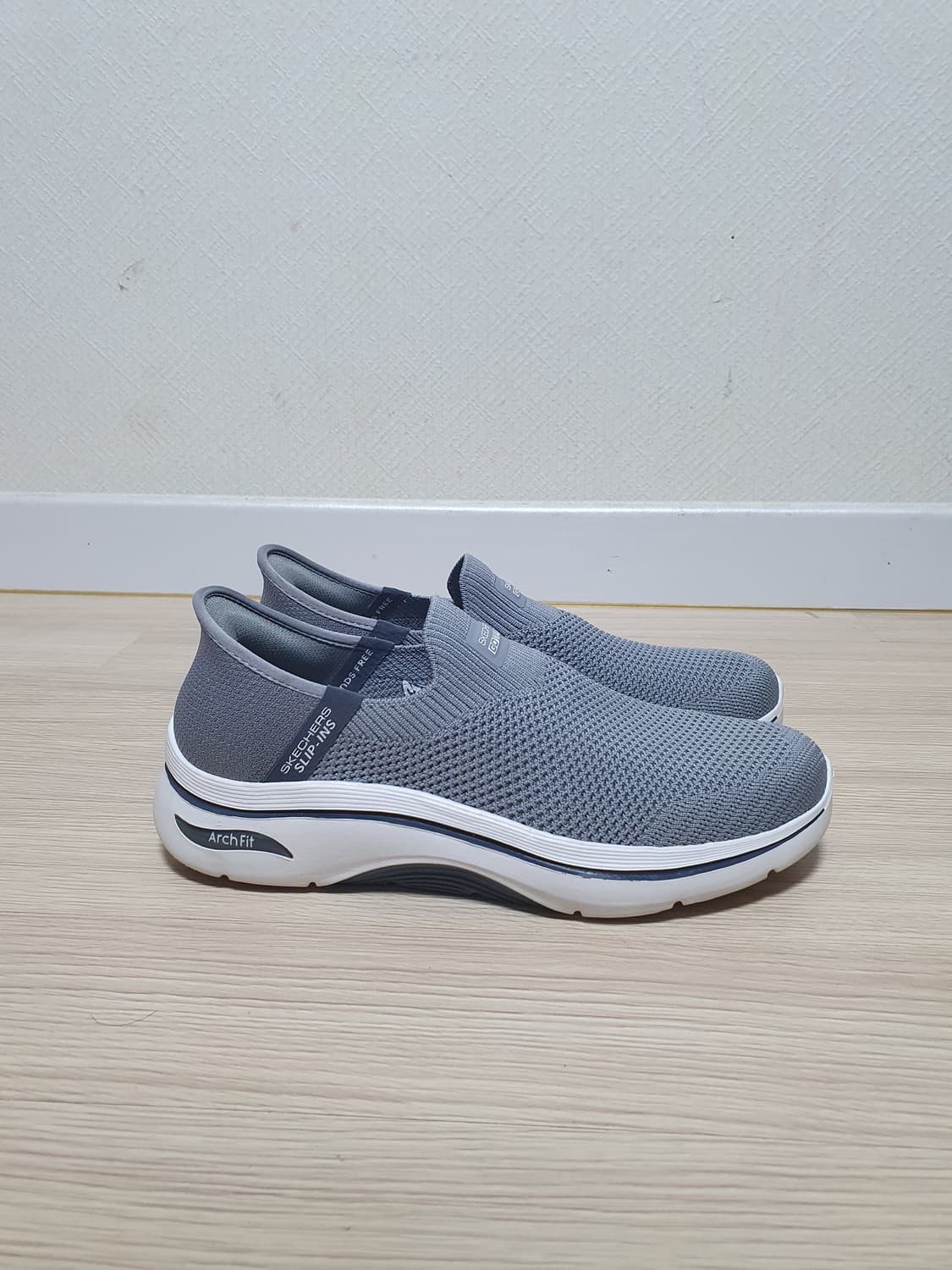 스케쳐스 아치핏 슬립온 250 상품이미지1