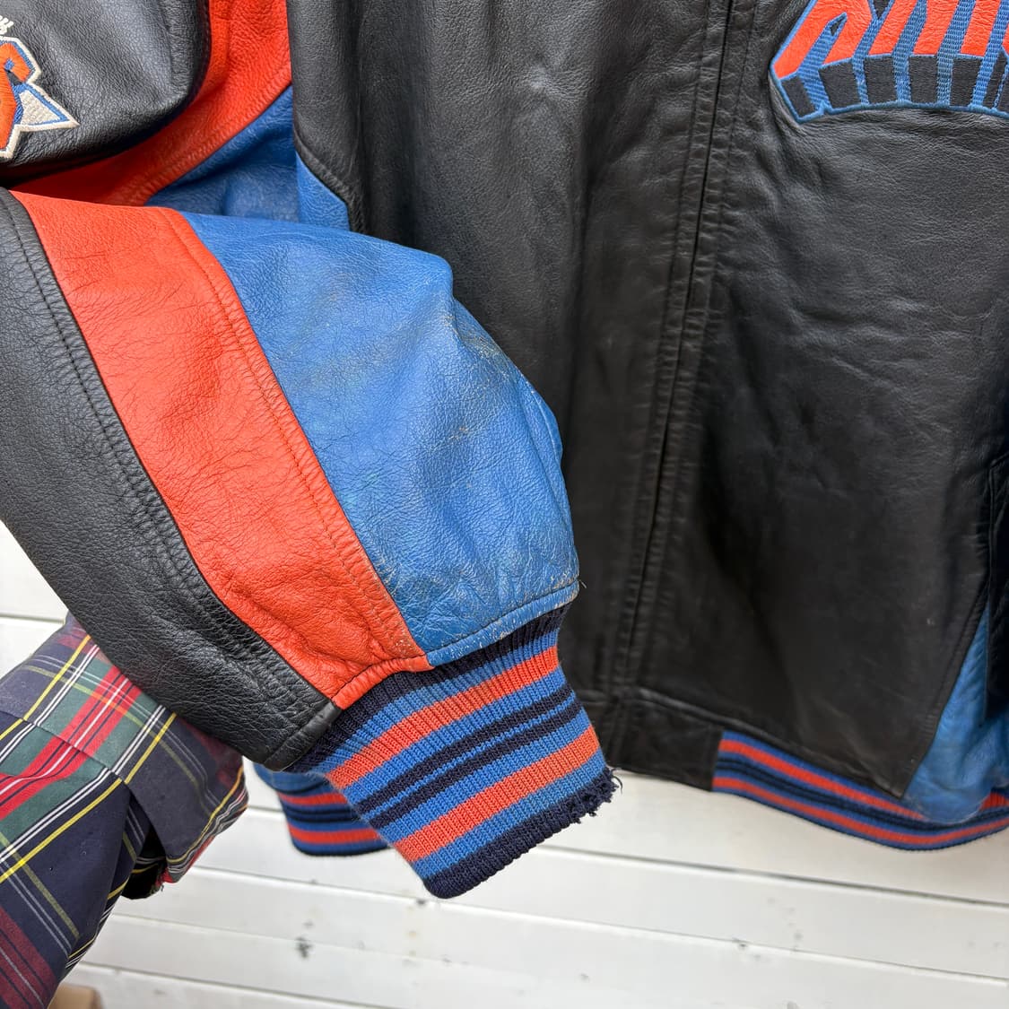 New York Knicks 90s NBA 뉴욕닉스 G-lll 레더 자켓 상품이미지4