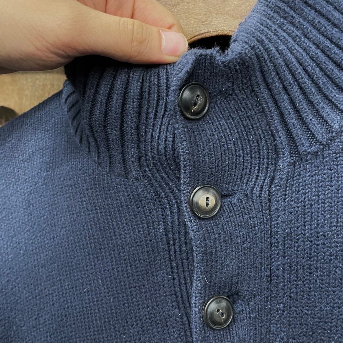 폴로 랄프로렌 신형 라벨 모크 넥 버튼 니트 스웨터 상품이미지5