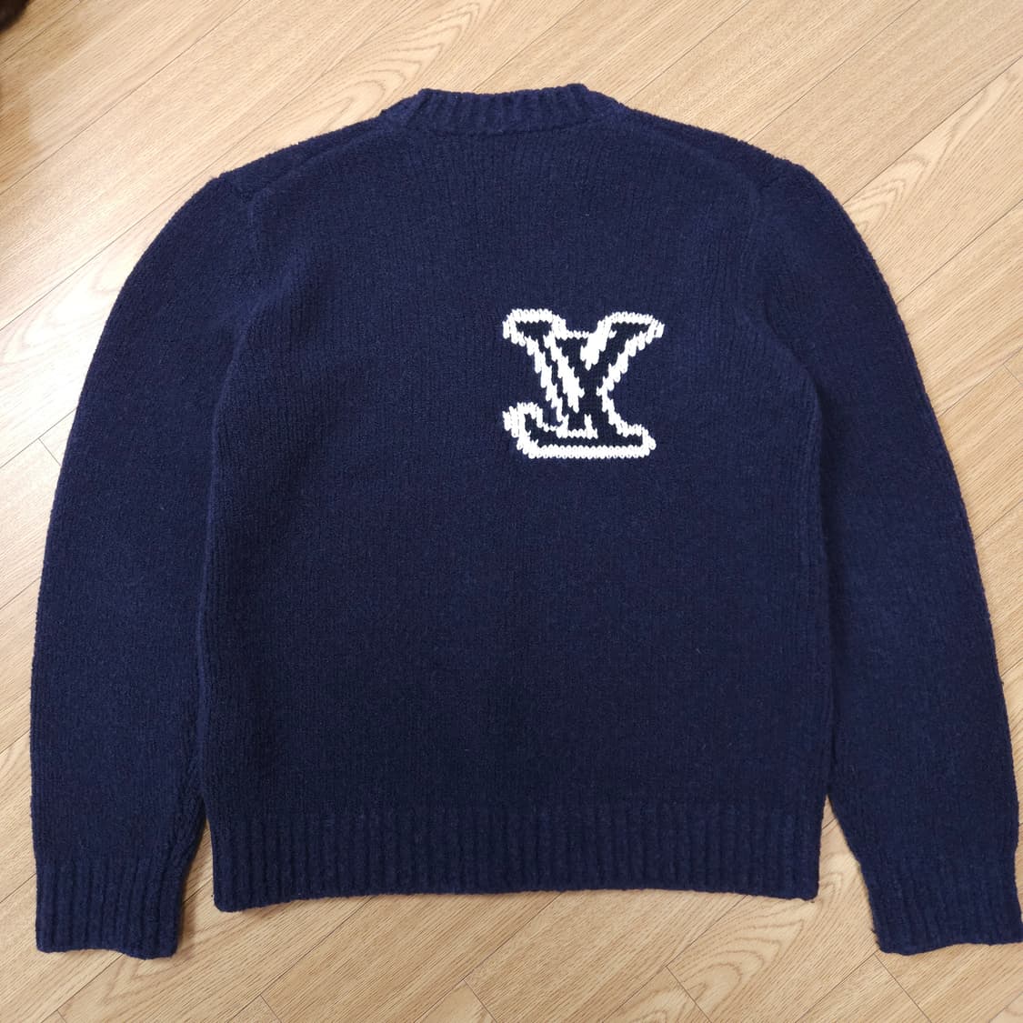 루이비통 인따르시아 크루넥 M 상품이미지4