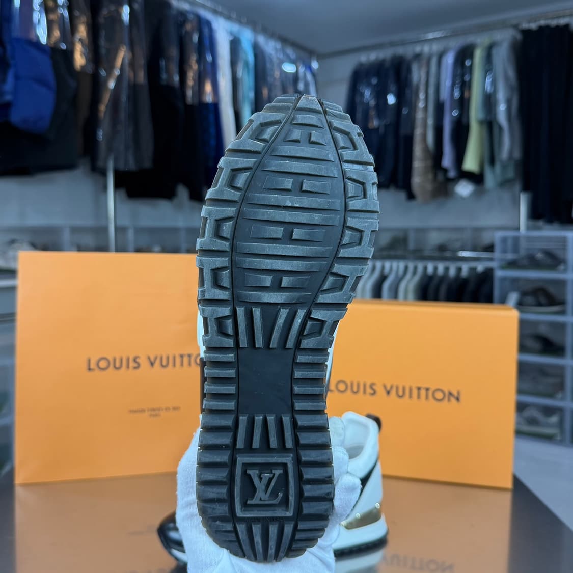 [리오브] 루이비통 LV 런어웨이 스니커즈 상품이미지3