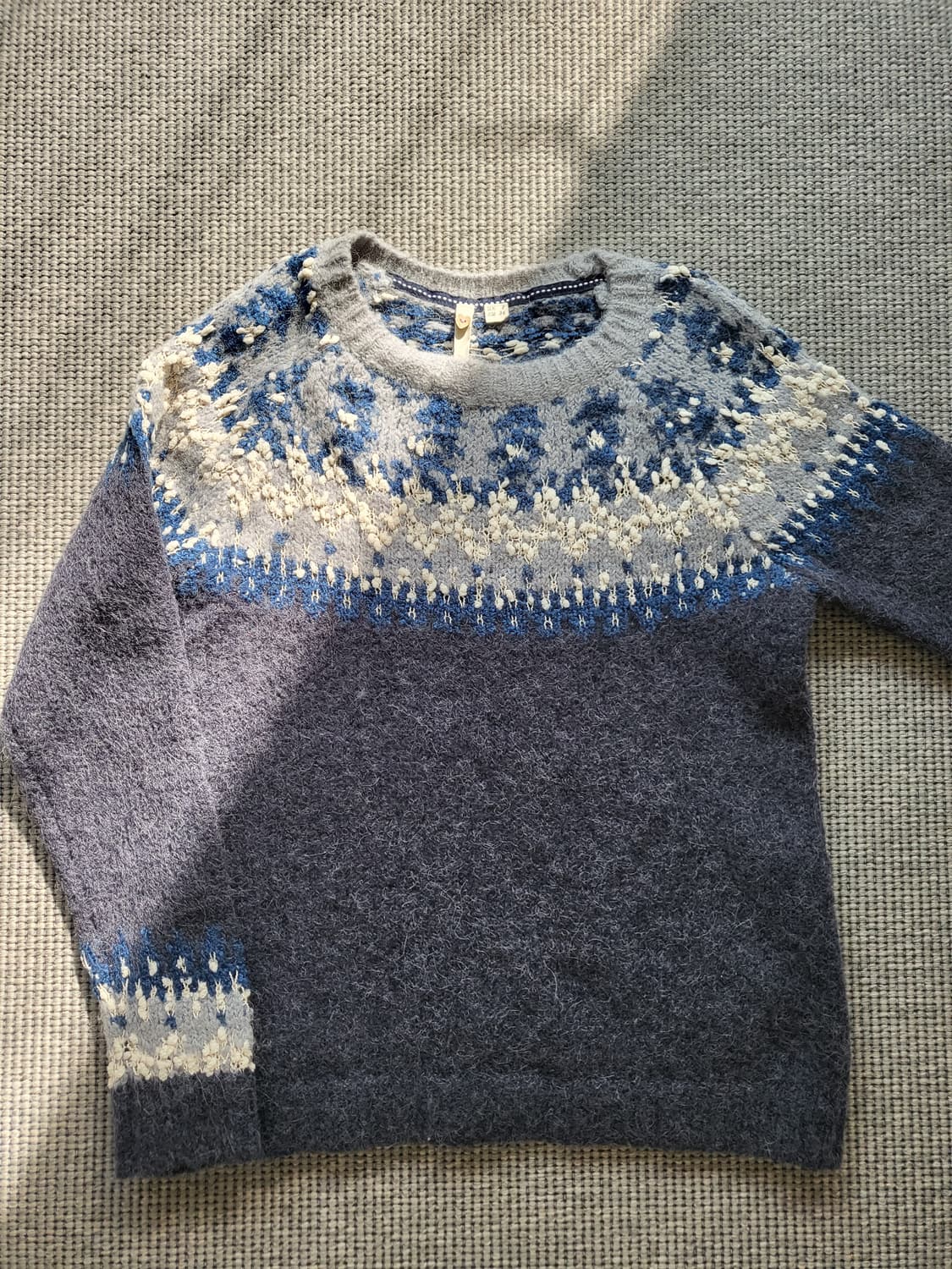 화이트스터프 쉐기독 니트 스웨터 상품이미지1