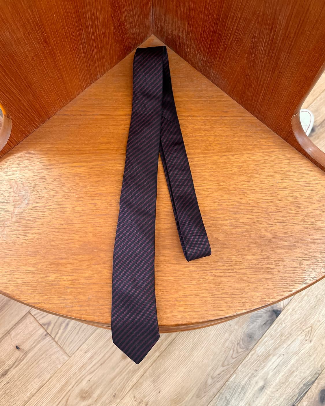 생로랑 버건디 스트라이프 내로우 넥타이 상품이미지3