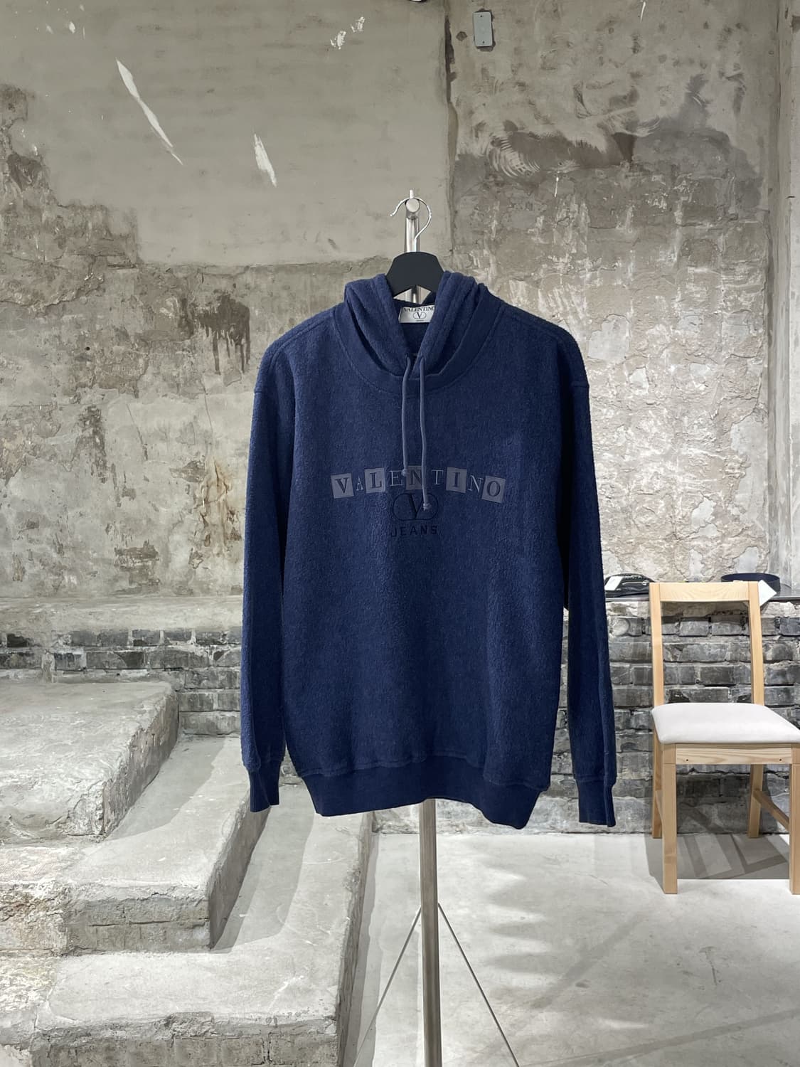 발렌티노 딥 네이비 콜라주 로고 후디 상품이미지1