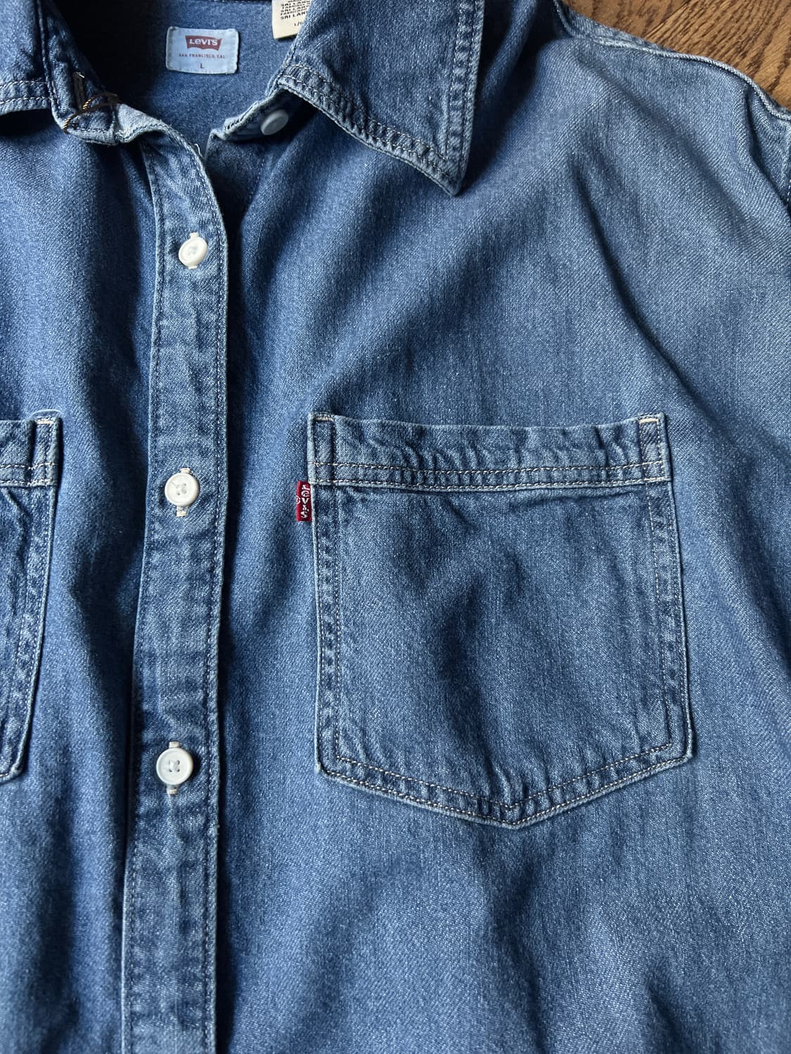 [L]리바이스 우먼스 오버핏 데님 셔츠 상품이미지3