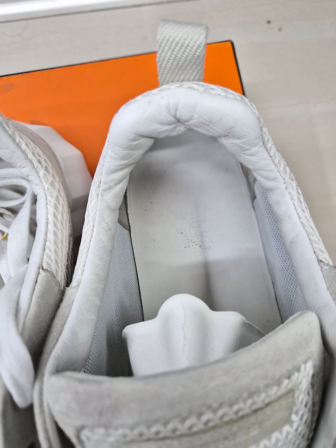 42.5) 에르메스 바운싱 스니커즈 팝니다 상품이미지4