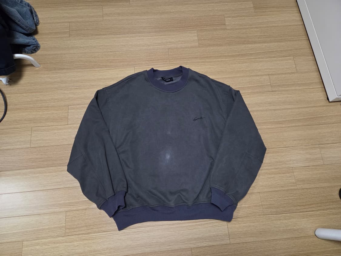 송지오 옴므 25FW DC 콜라보 배트맨 윙스트링 다잉 맨투맨 상품이미지3