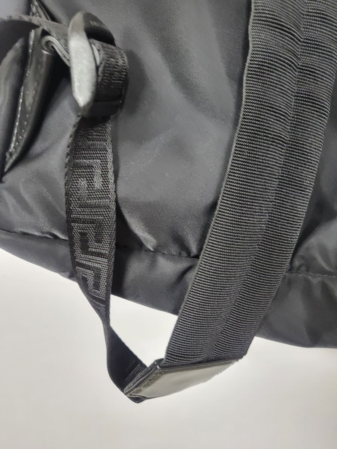 베르사체(Versace)블랙 나일론 로고 스탬프 백팩 새제품급 상품이미지7
