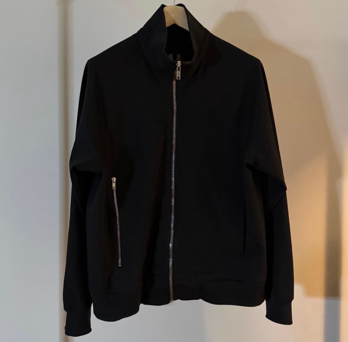 릭오웬스 20ss 토마스 하우즈아고 오버 블랙저지 m 상품이미지1