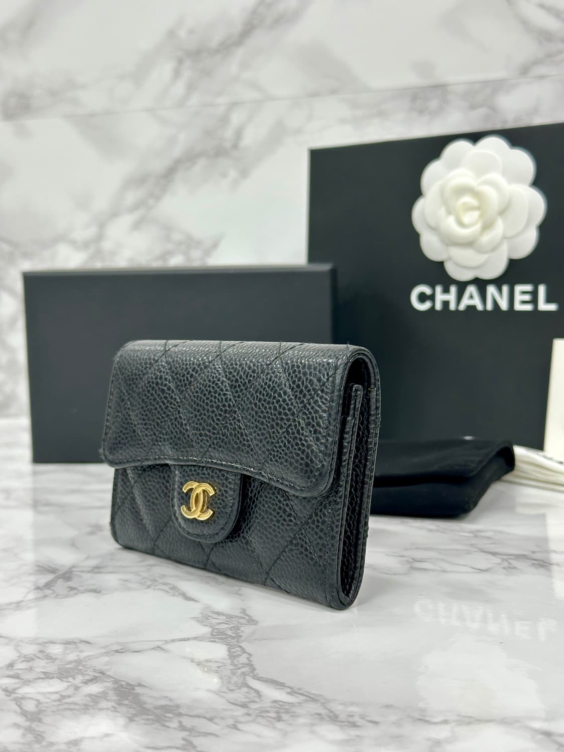 샤넬 클래식 케이버 카드지갑 금장 상품이미지3