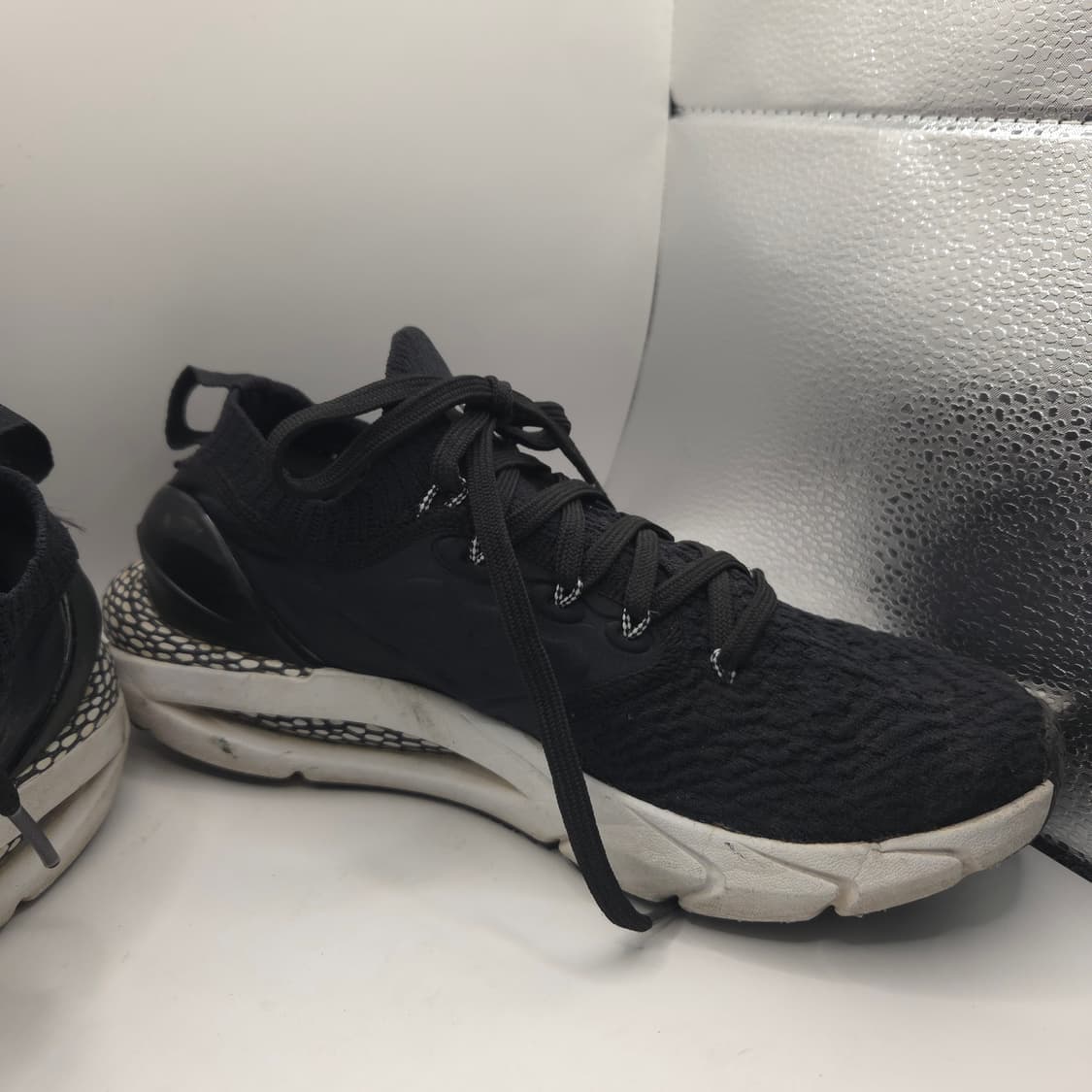 언더아머 우먼스 UA호버소닉 런닝화 상품이미지1