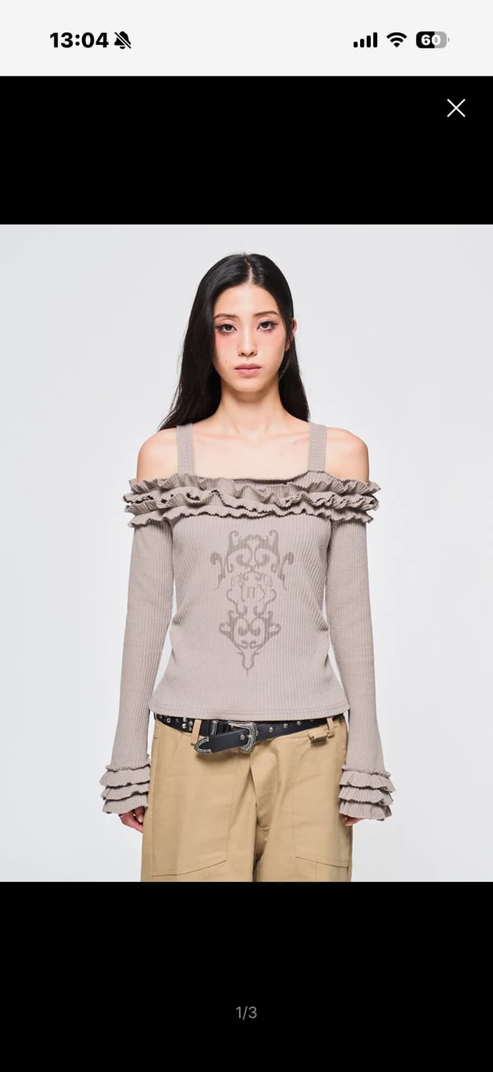 와이이이엘 OFF-SHOULDER RUFFLE TOP BROWN 상품이미지1