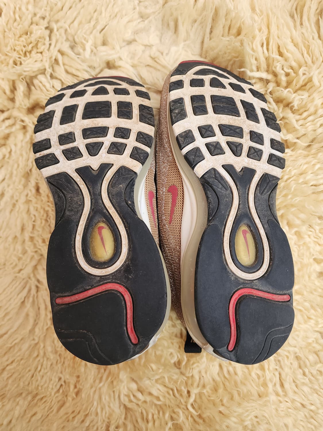 나이키 X 스와로브스키 에어맥스 97 LXX 메탈릭 골드 상품이미지3