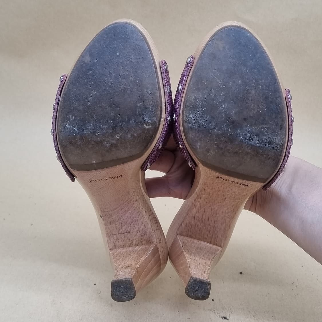 페라가모 여성 샌들 힐7B 240 상품이미지3